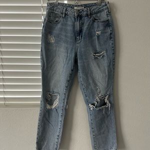 LIGHT WASH MOM JEANS